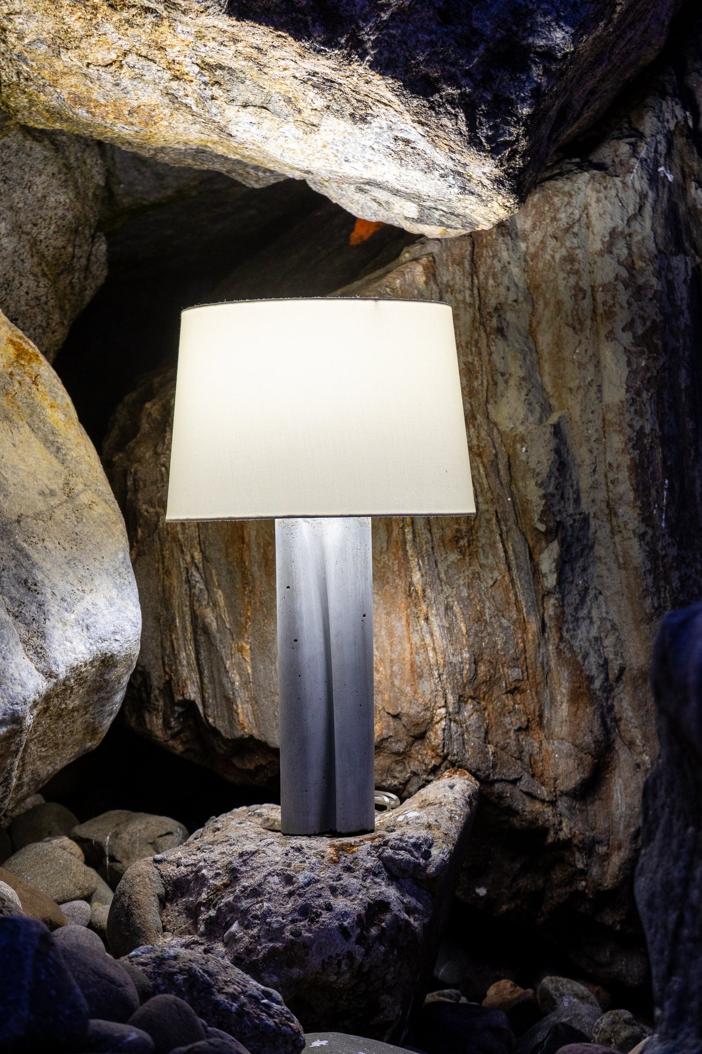 Farfalle Concrete Table Lamp