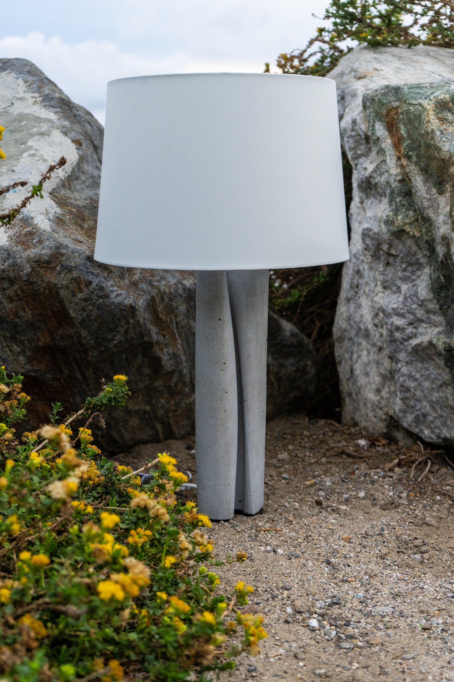 Farfalle Concrete Table Lamp