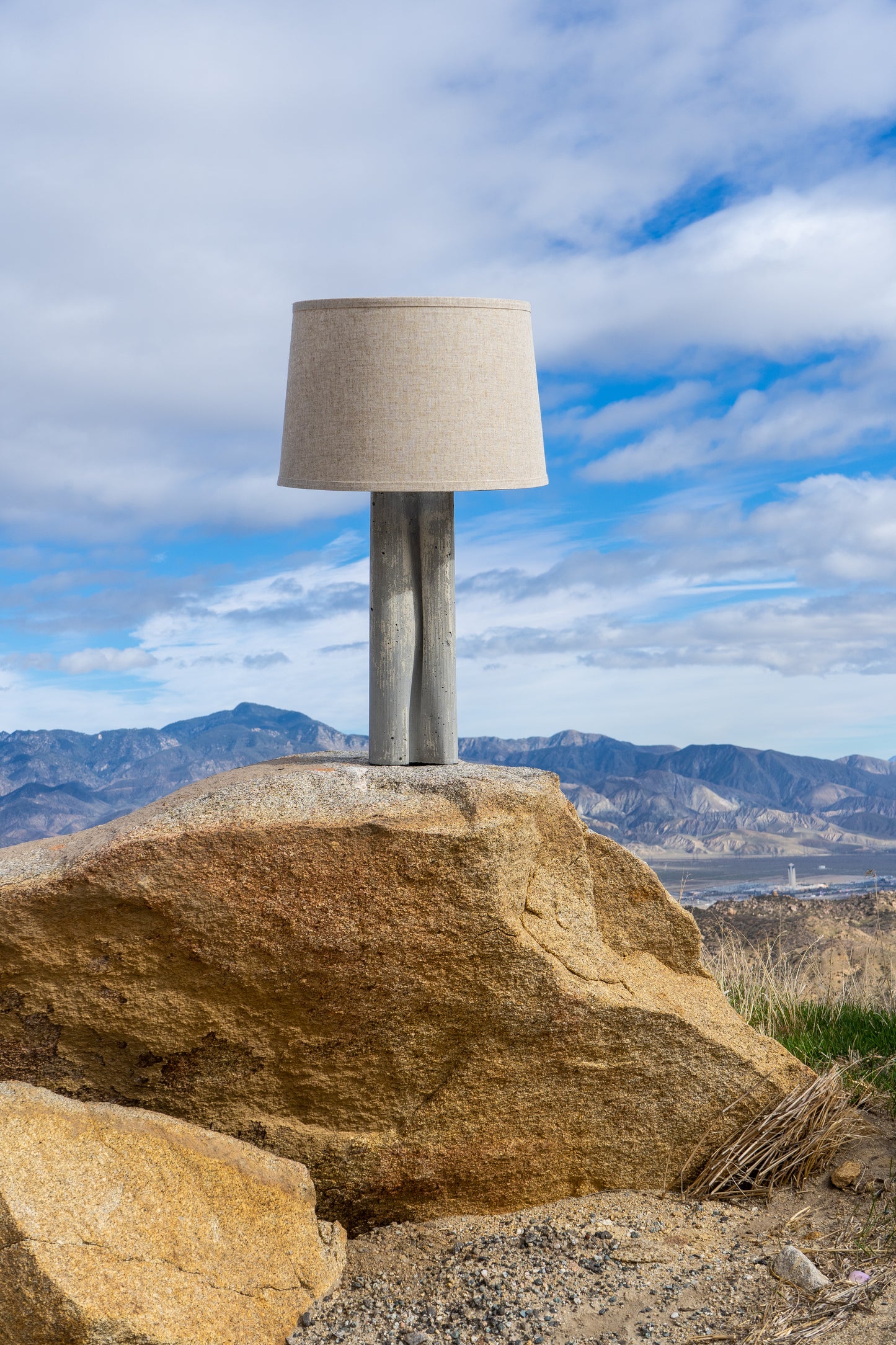 Farfalle Concrete Table Lamp