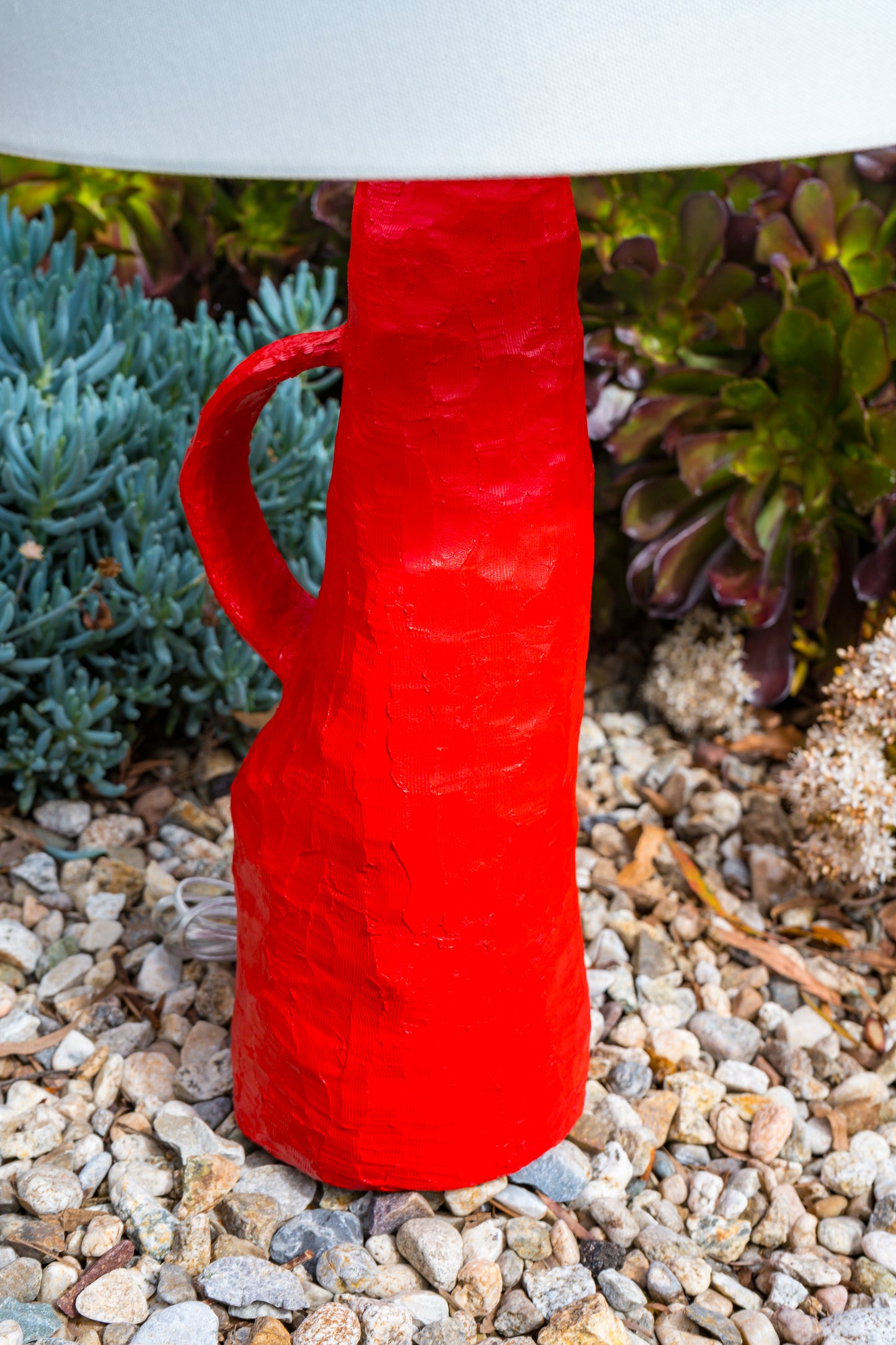 Carmine Curve Lamp