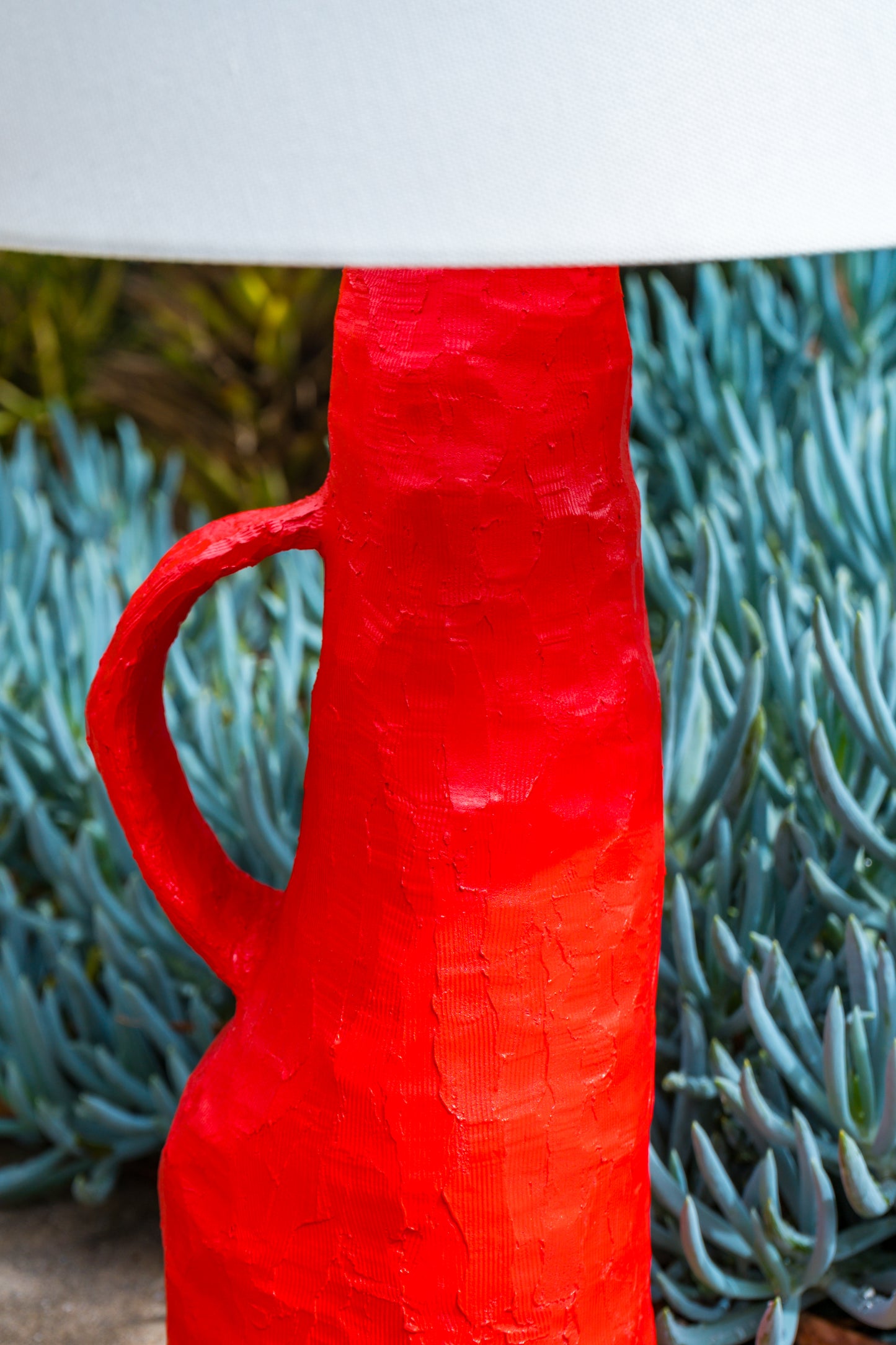 Carmine Curve Lamp